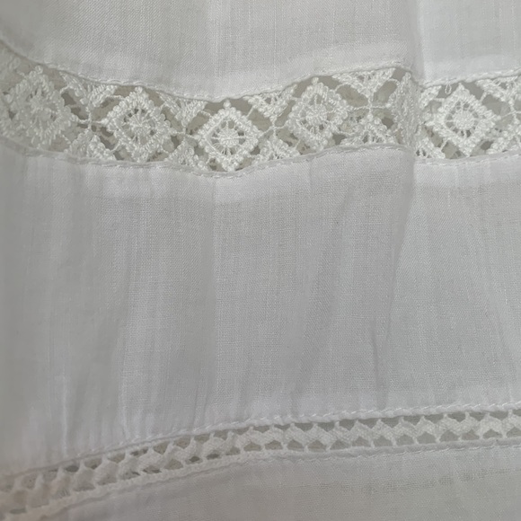 - Get ready for spring  white linen dress with lace inset design - Picture 3 of 8